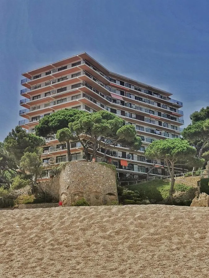Spacious Seafront Apartment Platja d'Aro