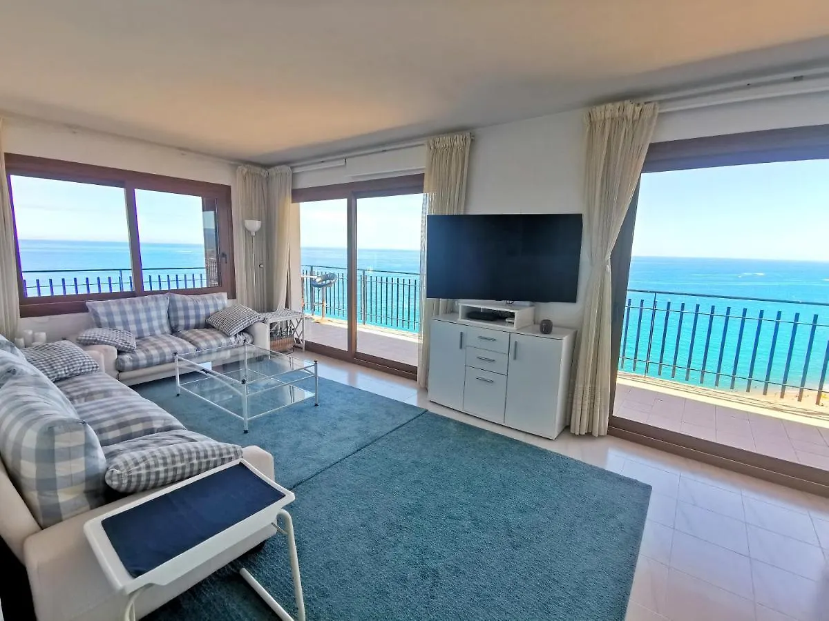 Spacious Seafront Apartment Platja d'Aro